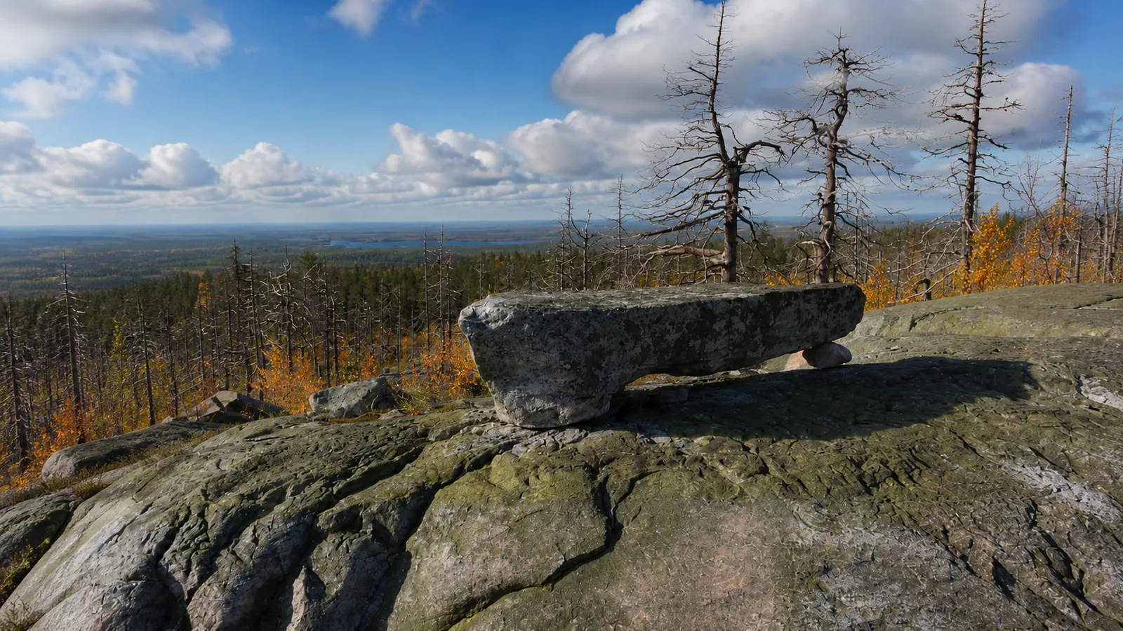 Сейд Скамейка на скальном плато Воттоваары